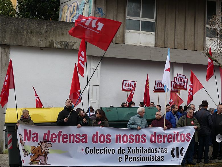 2017-12-19 concentracion Orzamentos 2018 Parlamento 004.jpg